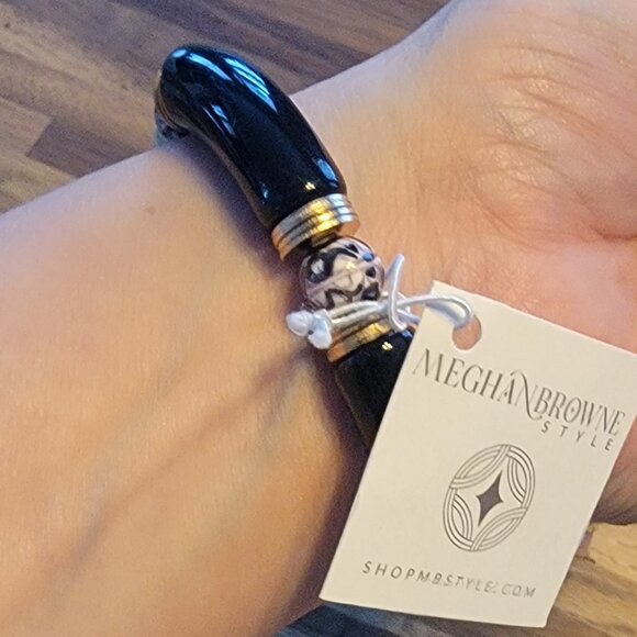 Meghan Browne Style GALA GB Black/Gold/White Chunky Stretch Resin Bead Bracelet - Picture 6 of 11